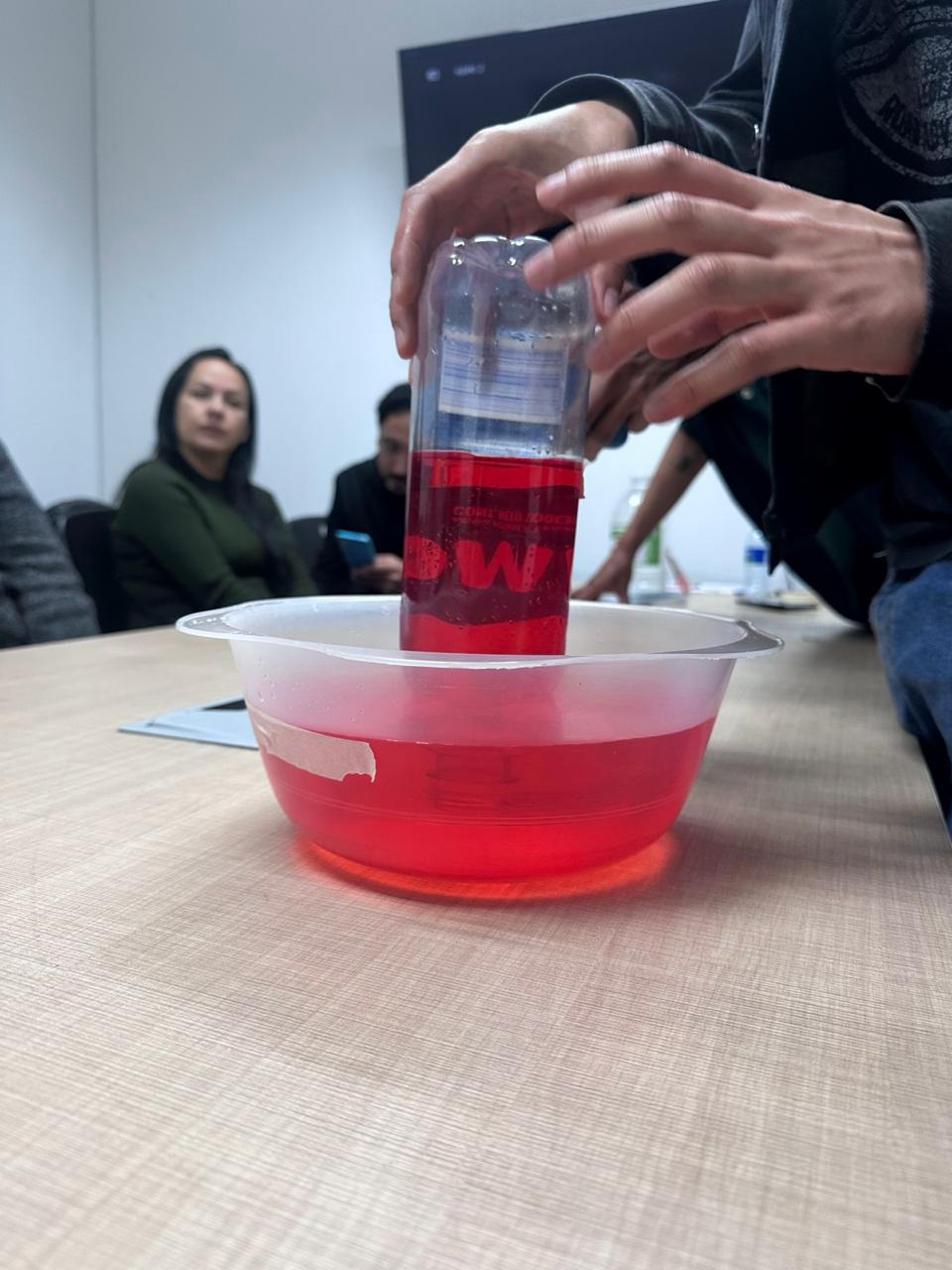 Experimento discrepante (Mecánica de Fluidos)