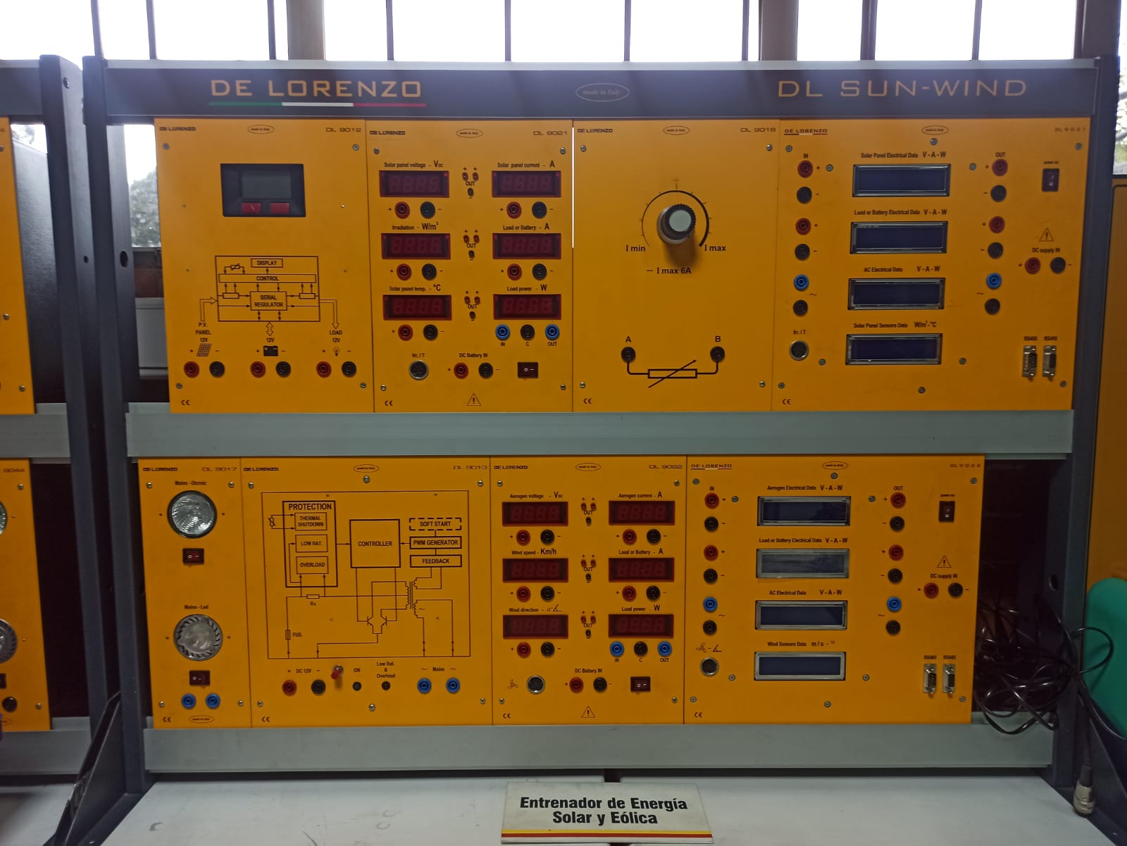 Entrenador modular de energía solar y eólica 