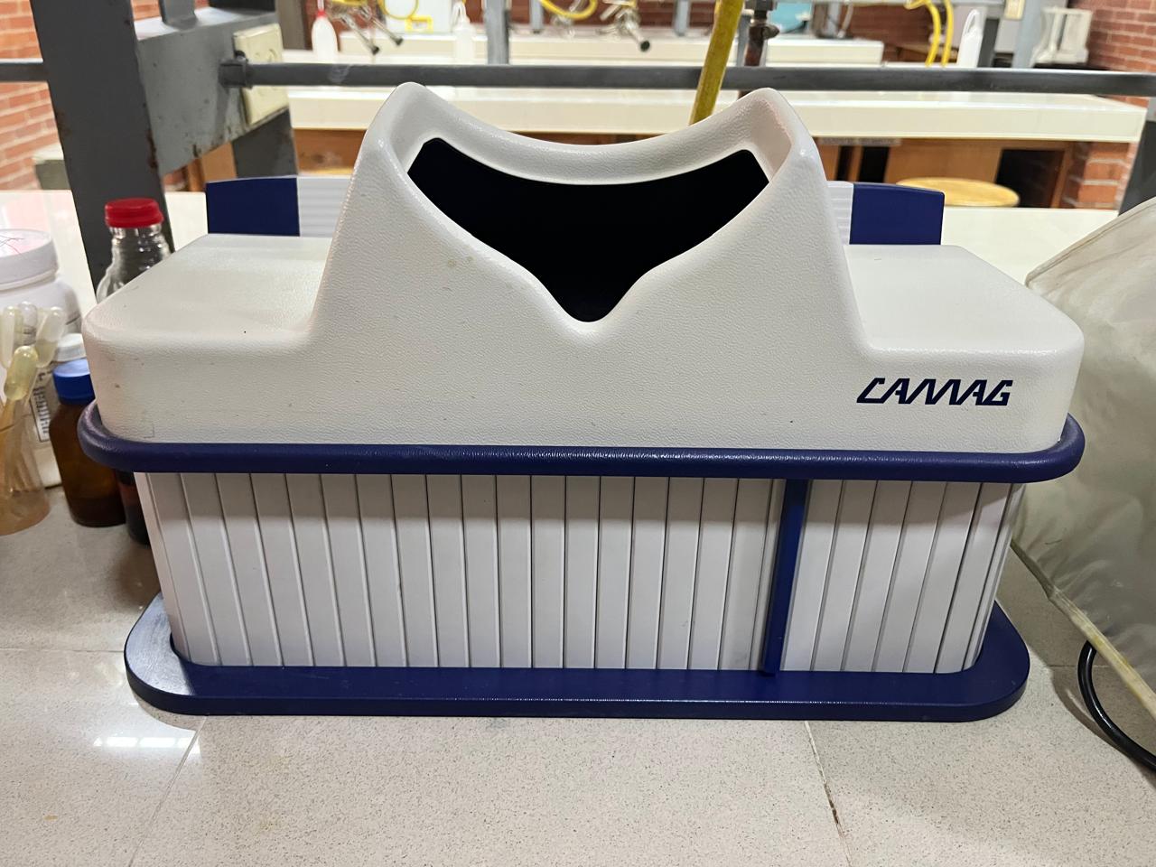 Cabina con lampara UV